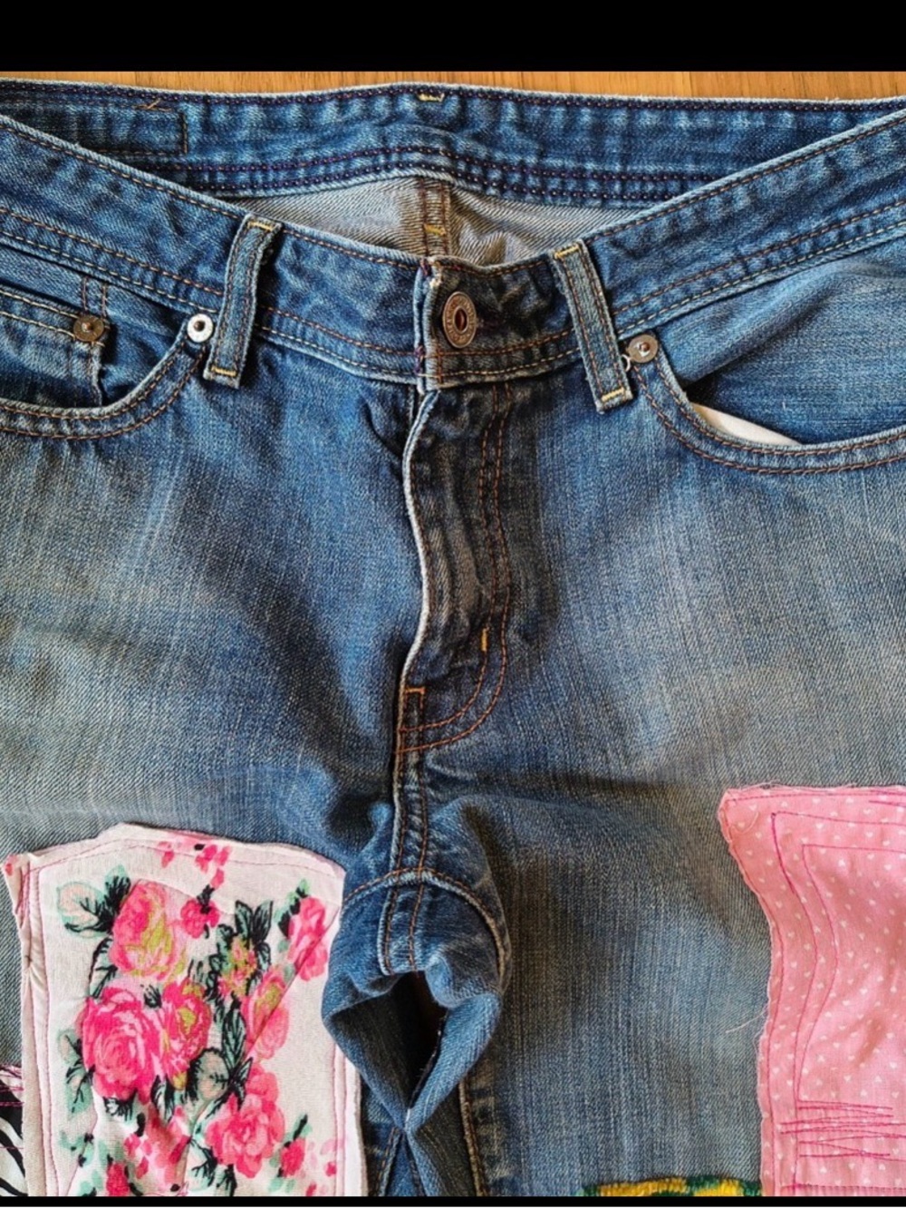 Multicolor Patchwork Wide-Leg Jeans with Pink Accents - Picture 8 of 9